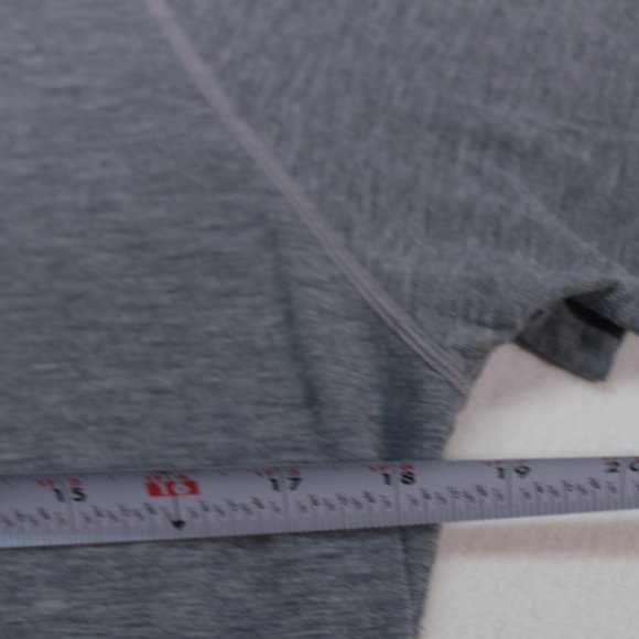 Under Armour t-shirts Women's Large Gray Short Sleeve Solid - Picture 7 of 12